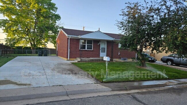 Building Photo - 2141 E 119th Pl
