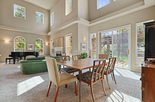 Building Photo - Stunning North Davis Executive Home Availa...