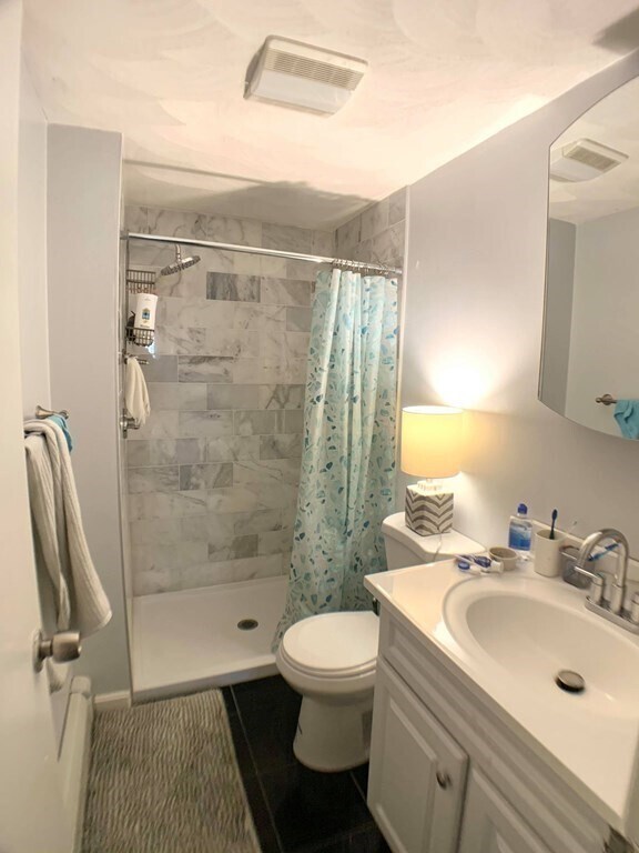 Building Photo - 198 Harvard St