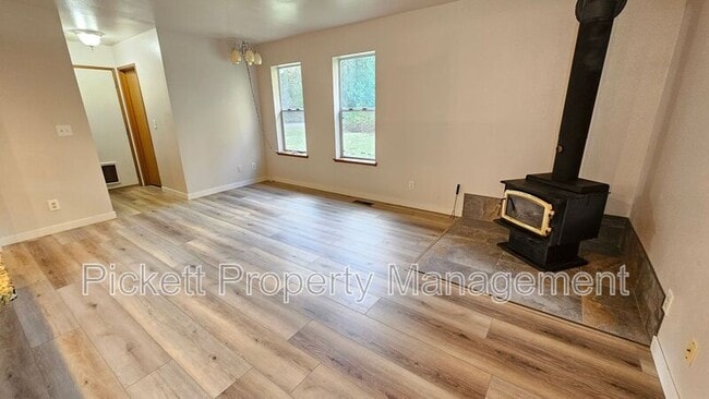 Building Photo - 4755 NW Hosman Cir