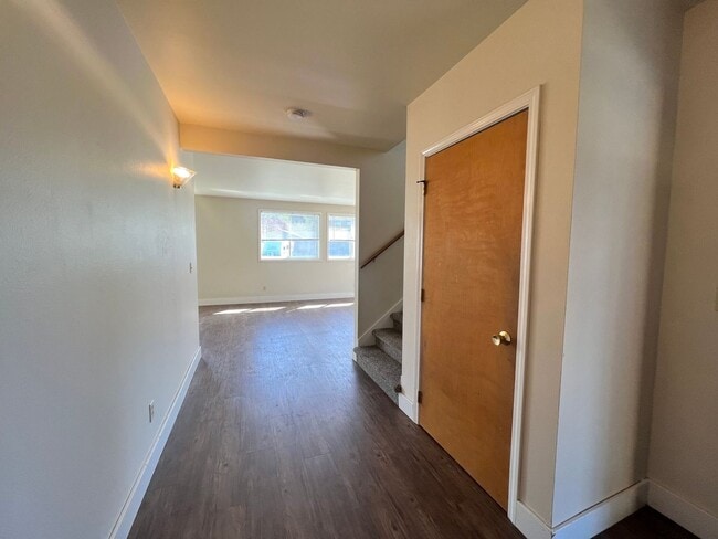 Building Photo - 1308 N Brooklane St