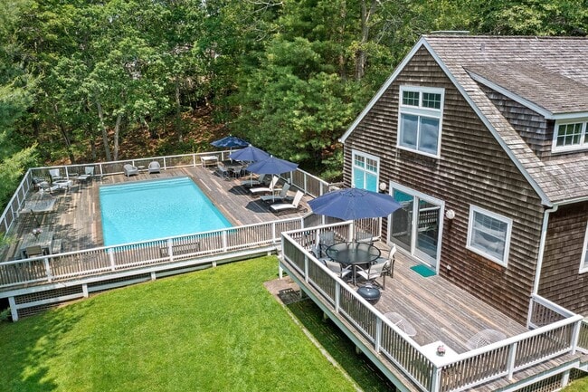 Building Photo - 12 Lantern Ln