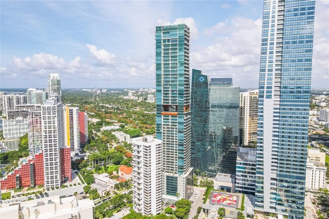 Building Photo - 1451 Brickell Ave