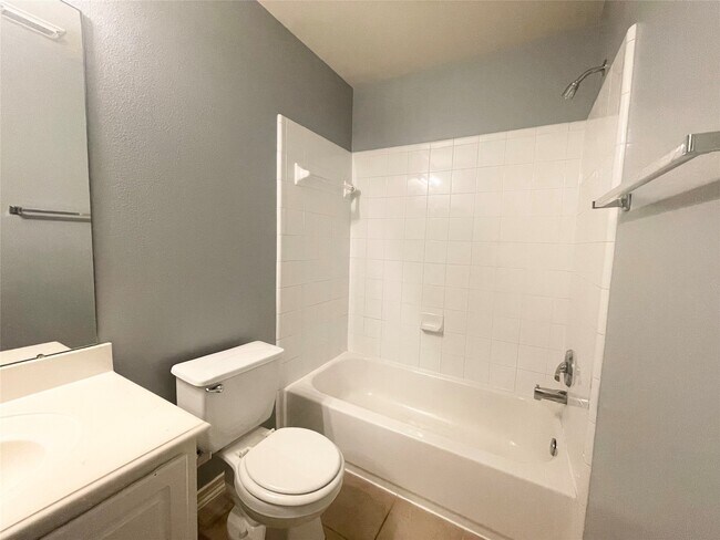 Building Photo - 16854 Carrollton Creek Ln