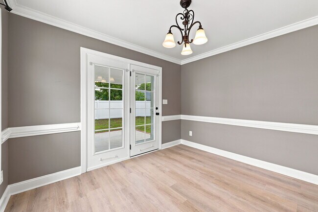 Building Photo - 2517 Sawgrass Dr