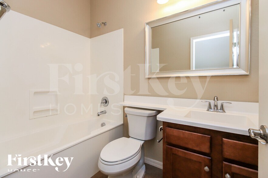 Building Photo - 625 W Mangrove Rd