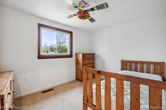 Building Photo - 19263 Sunset St