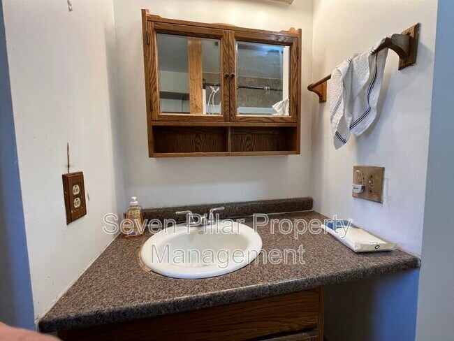 Building Photo - 9252 Mink St SW