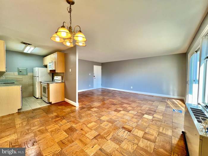 Building Photo - 1009 Chillum Rd