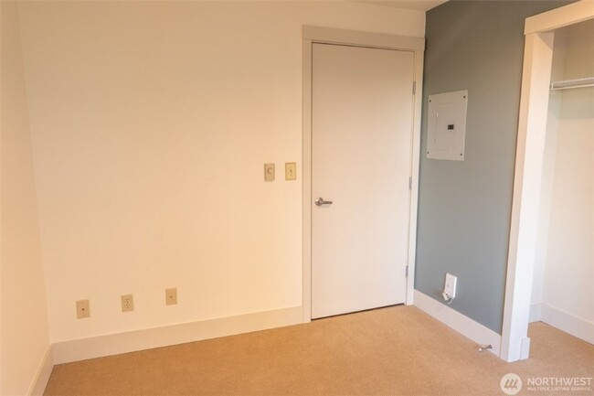 Building Photo - 2Bd/2Ba Seattle Condo