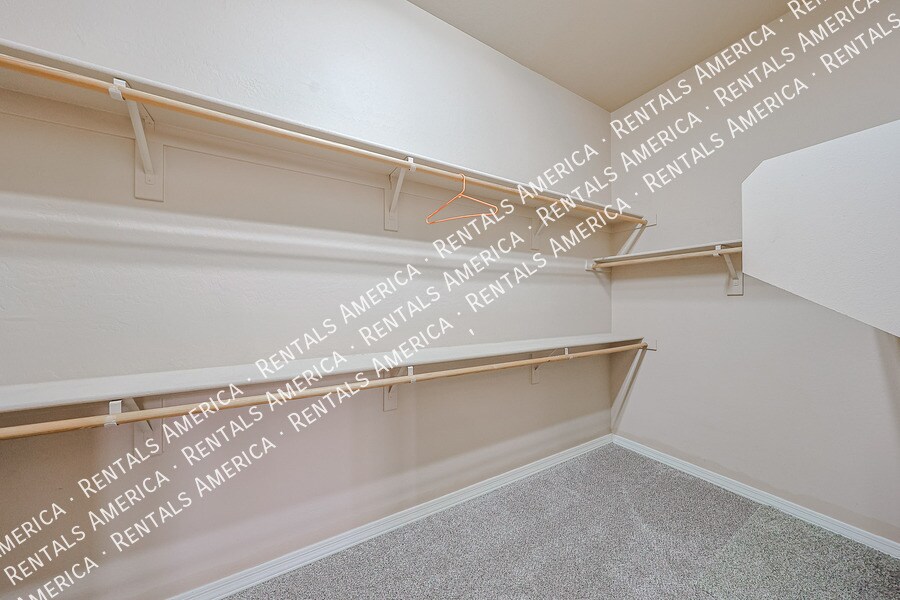 Building Photo - 14712 W Edgemont Ave