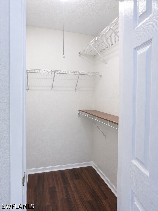 Building Photo - 4615 Bayshore Dr