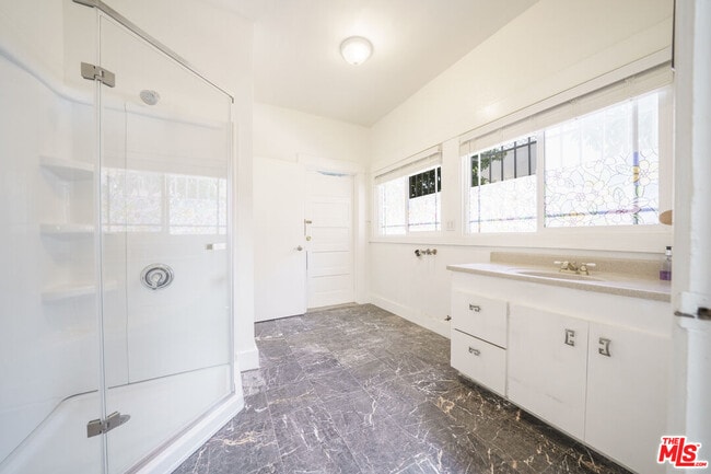 Building Photo - 1417 12th Ave