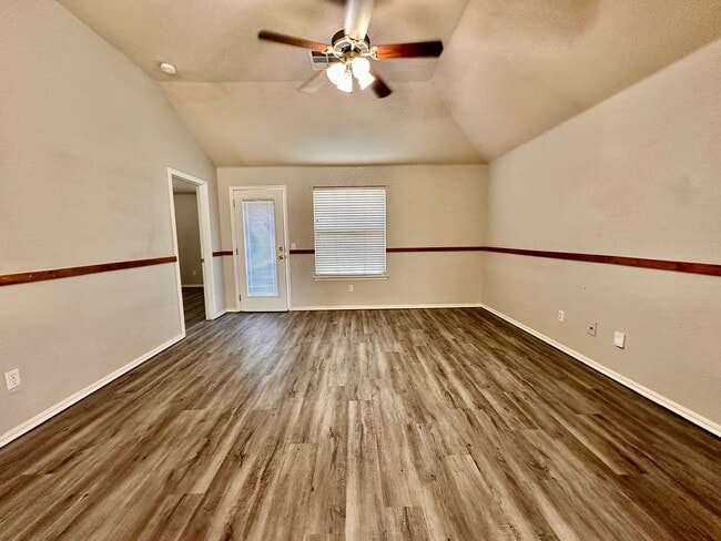 Building Photo - 3 Bedroom brick home in Del City