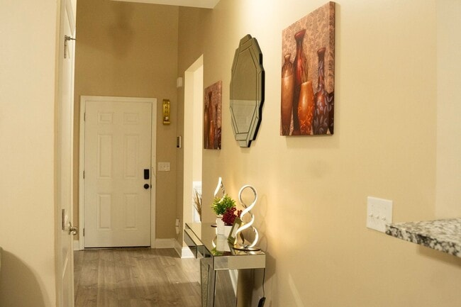 Building Photo - 3499 Henley St