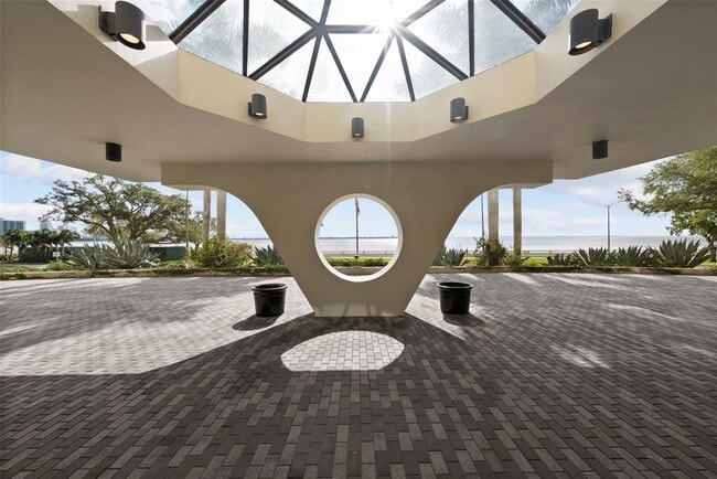 Building Photo - 3301 Bayshore Blvd