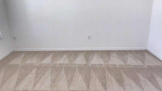 Building Photo - 5 Bedroom at West side Village at Heart of Windermere