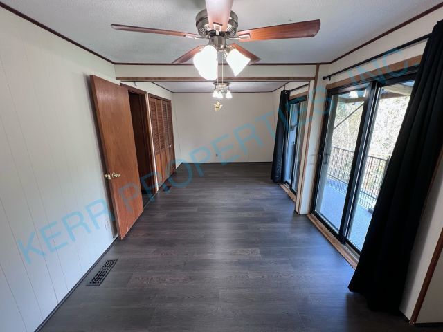 Building Photo - Deep Creek Manor! 3 Bd / 1.5 Bth - Central...