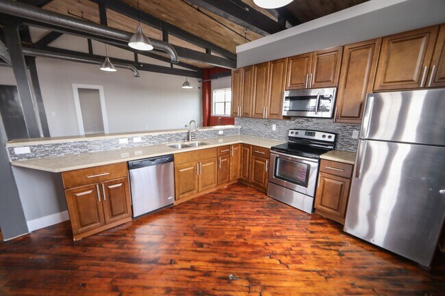 Interior Photo - 1817-21 E Venango St.