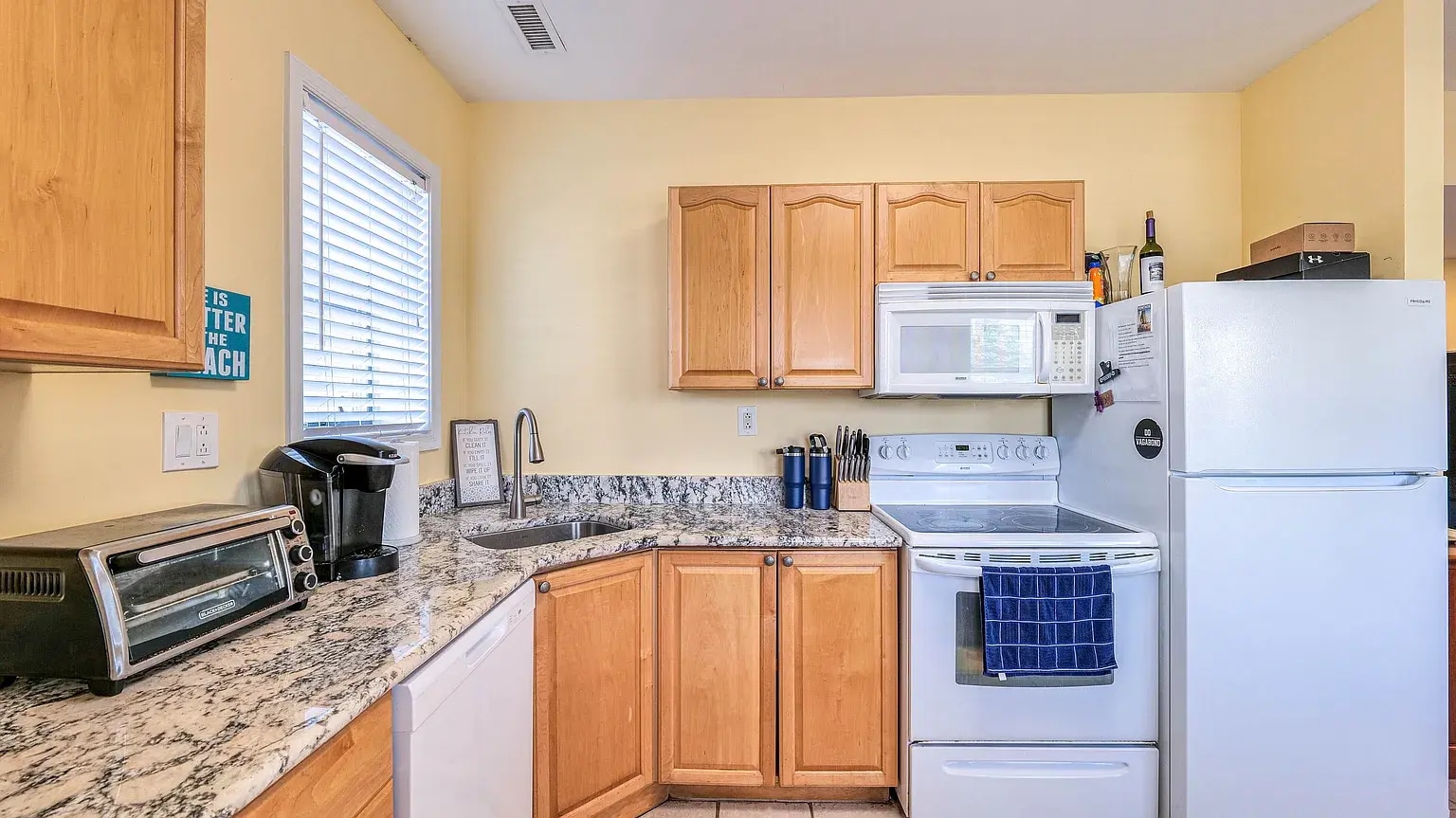 Building Photo - 5800 Boardwalk