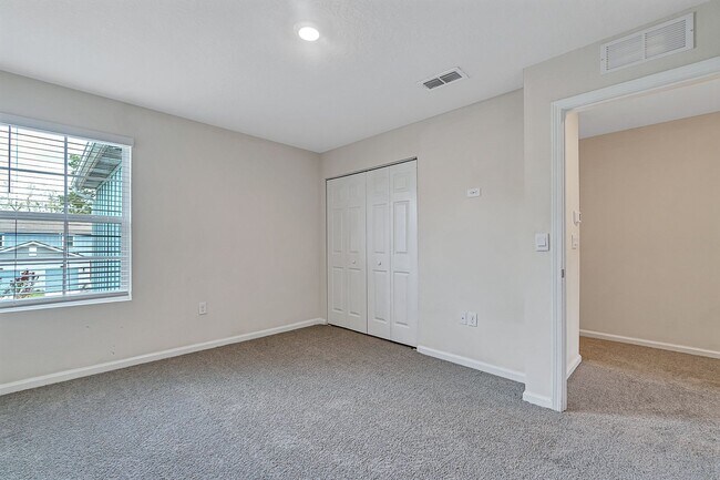 Building Photo - 920 Observatory Pkwy