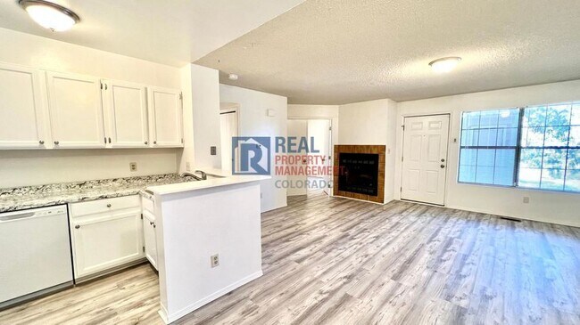 Building Photo - 8311 S Upham Way