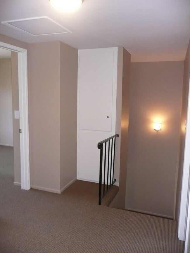 Building Photo - 4 bedroom home in Tustin