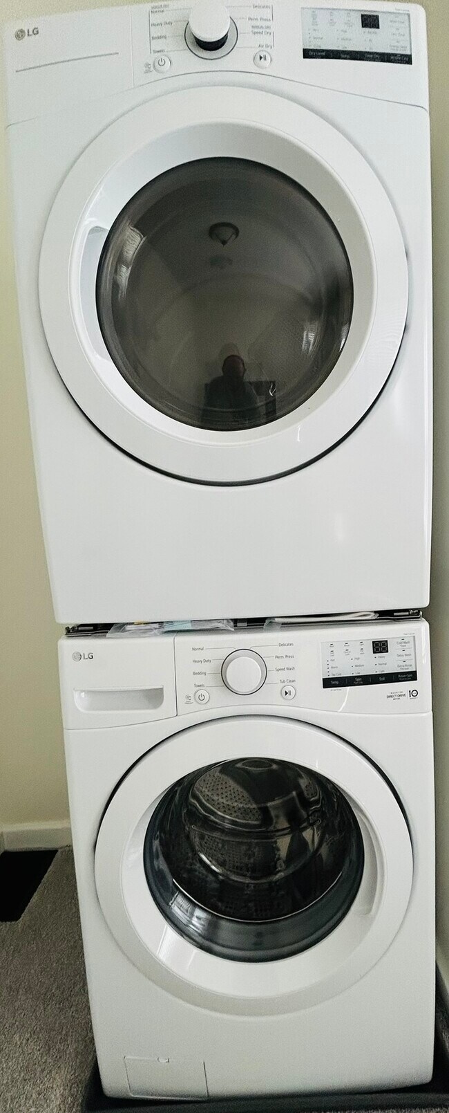 Building Photo - 211 Hawkes Ave