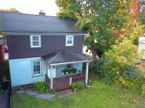 Building Photo - 120.5 Dell St - AVAILABLE 6/1/26 - House f...