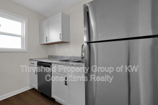 Building Photo - 3672-3678-3678 Arnelle Rd