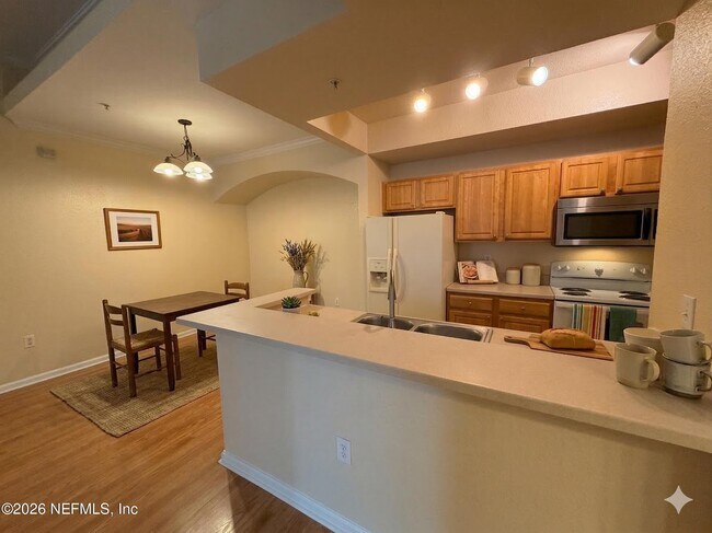 Building Photo - 10075 Gate Pkwy