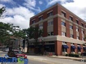 Building Photo - 131 S Main St