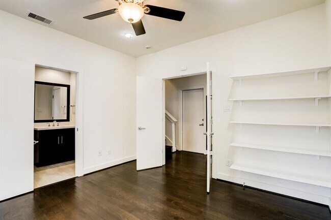 Building Photo - 2106 Colorado St
