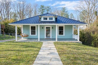 Building Photo - Charming Asheville Cottage!