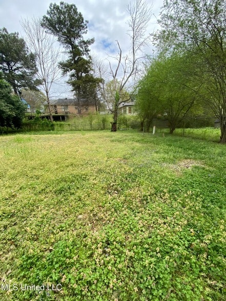 Building Photo - 8230 Cedarbrook Dr