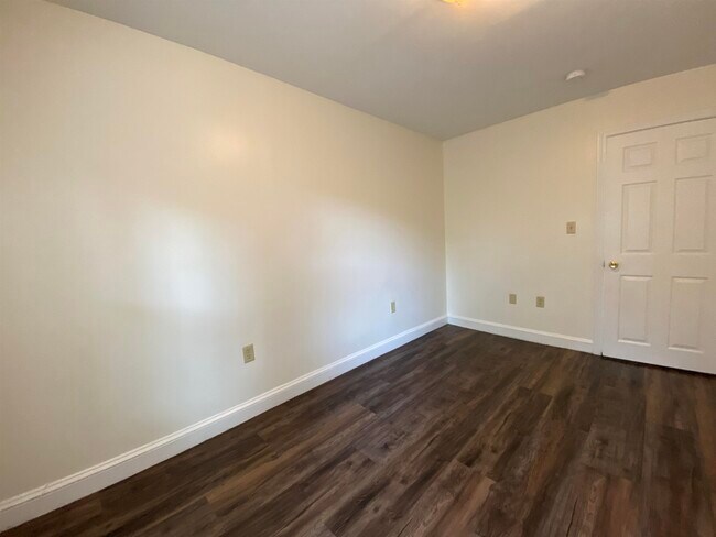 Building Photo - 53 Walker St