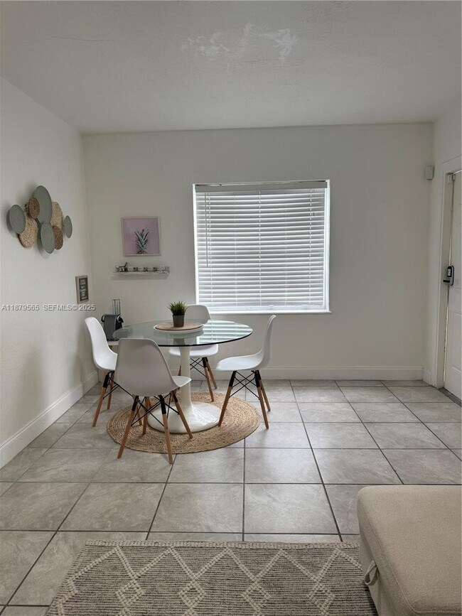 Building Photo - 27 NW 44th St