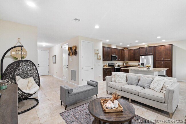 Building Photo - 16310 Oakview Dr