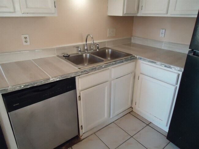 Building Photo - 18539 Lippizaner Dr