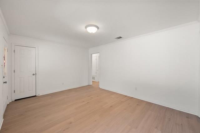 Building Photo - 344 Bedford Ct E