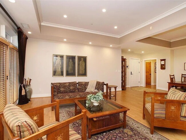 Building Photo - "Luxurious Living Awaits: Spacious 2-Bed, 3-Bath Apartment in Prime Clayton Location!"