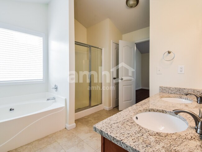 Building Photo - 2699 Red Mulberry Ln