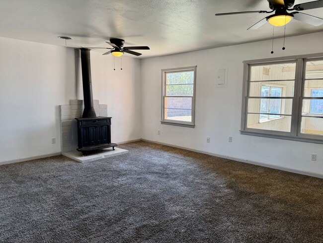 Building Photo - Adorable 3/1.5/1 in Great Location! Minutes from Tech and Hospitals!