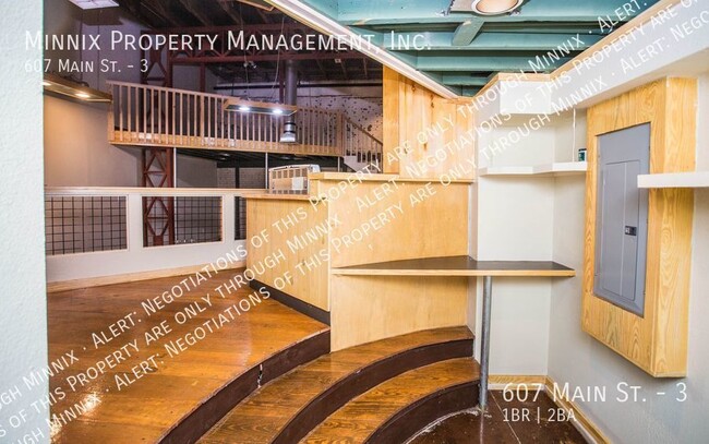 Building Photo - 607 Main St. #03