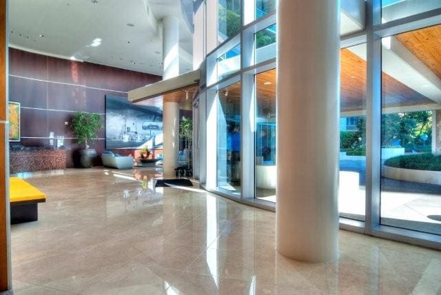 Building Photo - 13700 Marina Pointe Dr