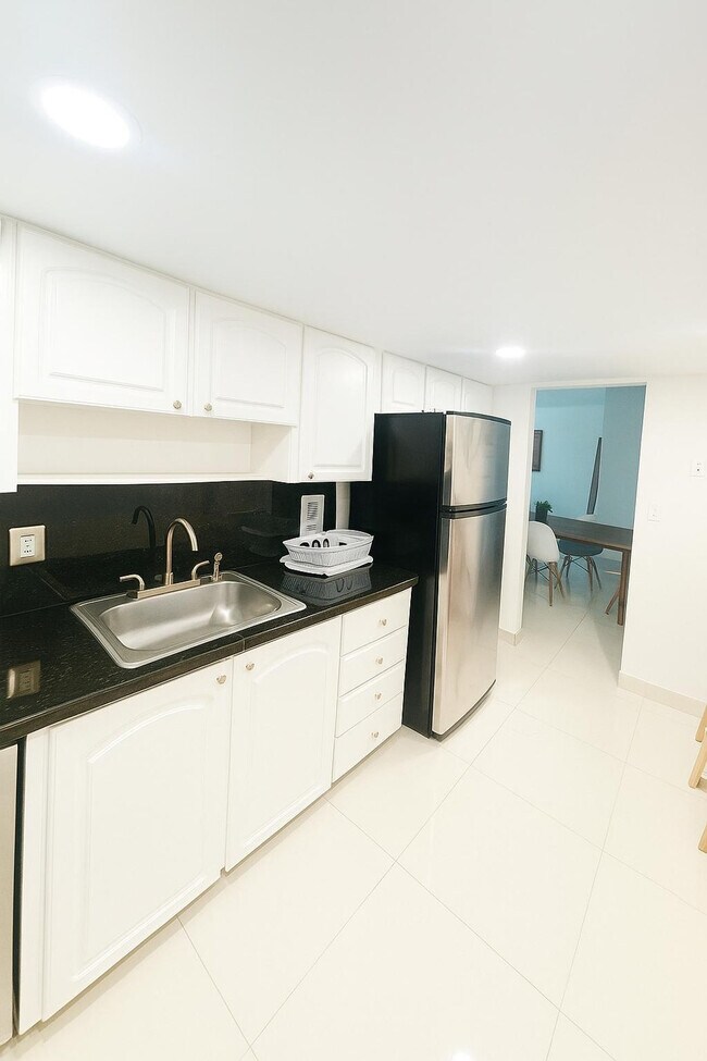 Building Photo - 3901 S Ocean Dr
