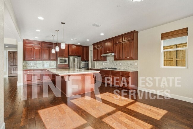 Building Photo - 7542 Pesaro Dr