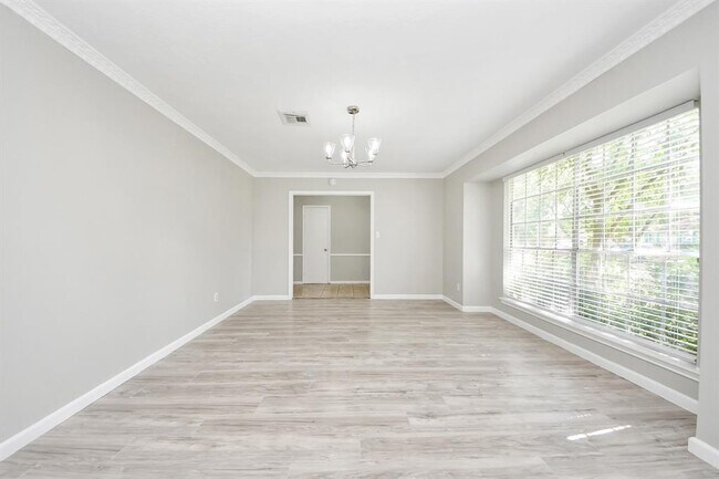 Building Photo - 7911 Pella Dr