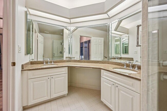 Building Photo - 1103 Duncan Cir