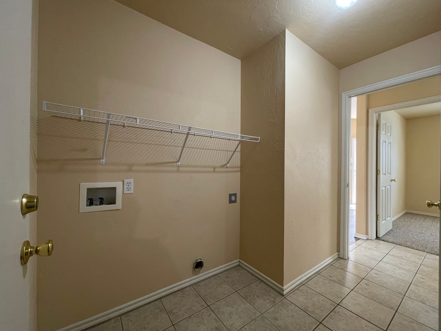 Building Photo - 1913 Leeds Ln